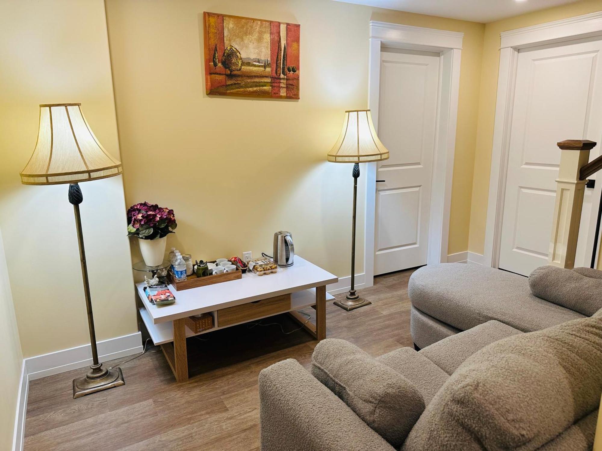 Ferienwohnung Luxurious Basement Retreat Charlottetown Exterior foto