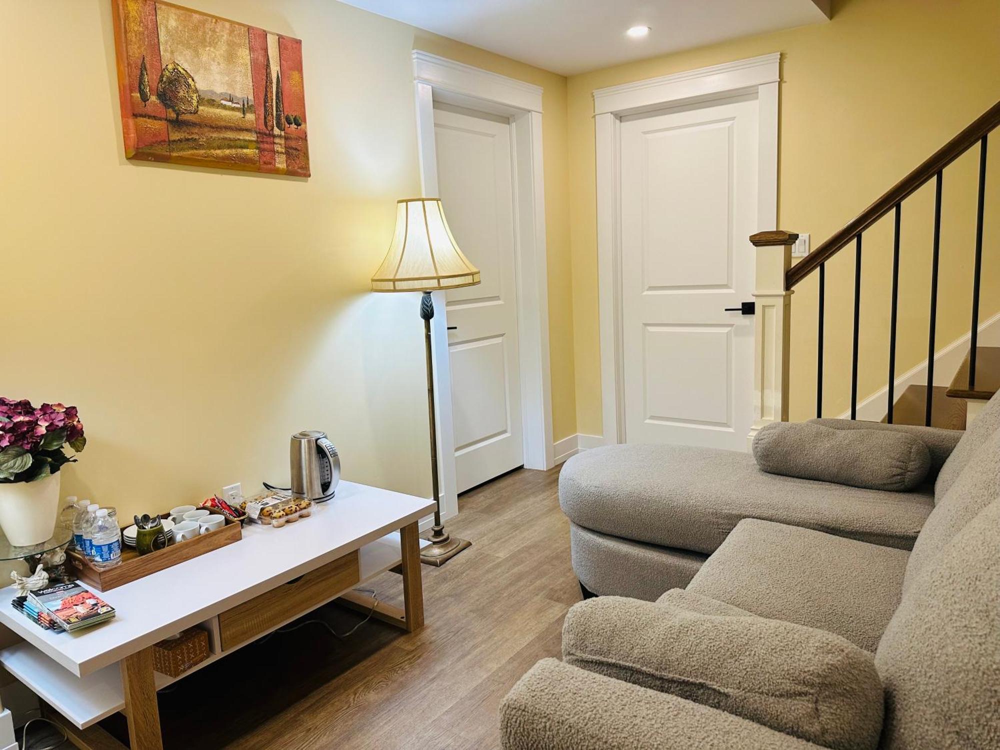 Ferienwohnung Luxurious Basement Retreat Charlottetown Exterior foto