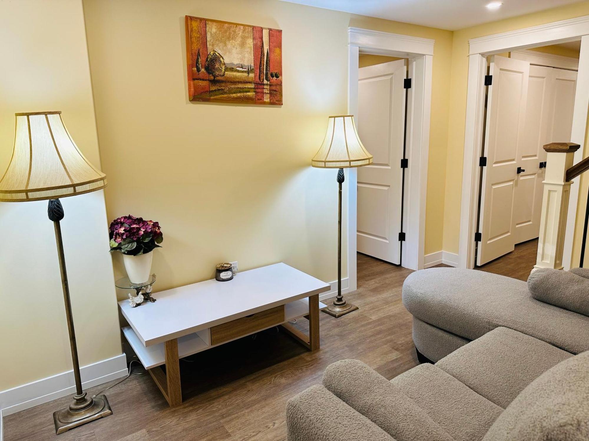 Ferienwohnung Luxurious Basement Retreat Charlottetown Exterior foto