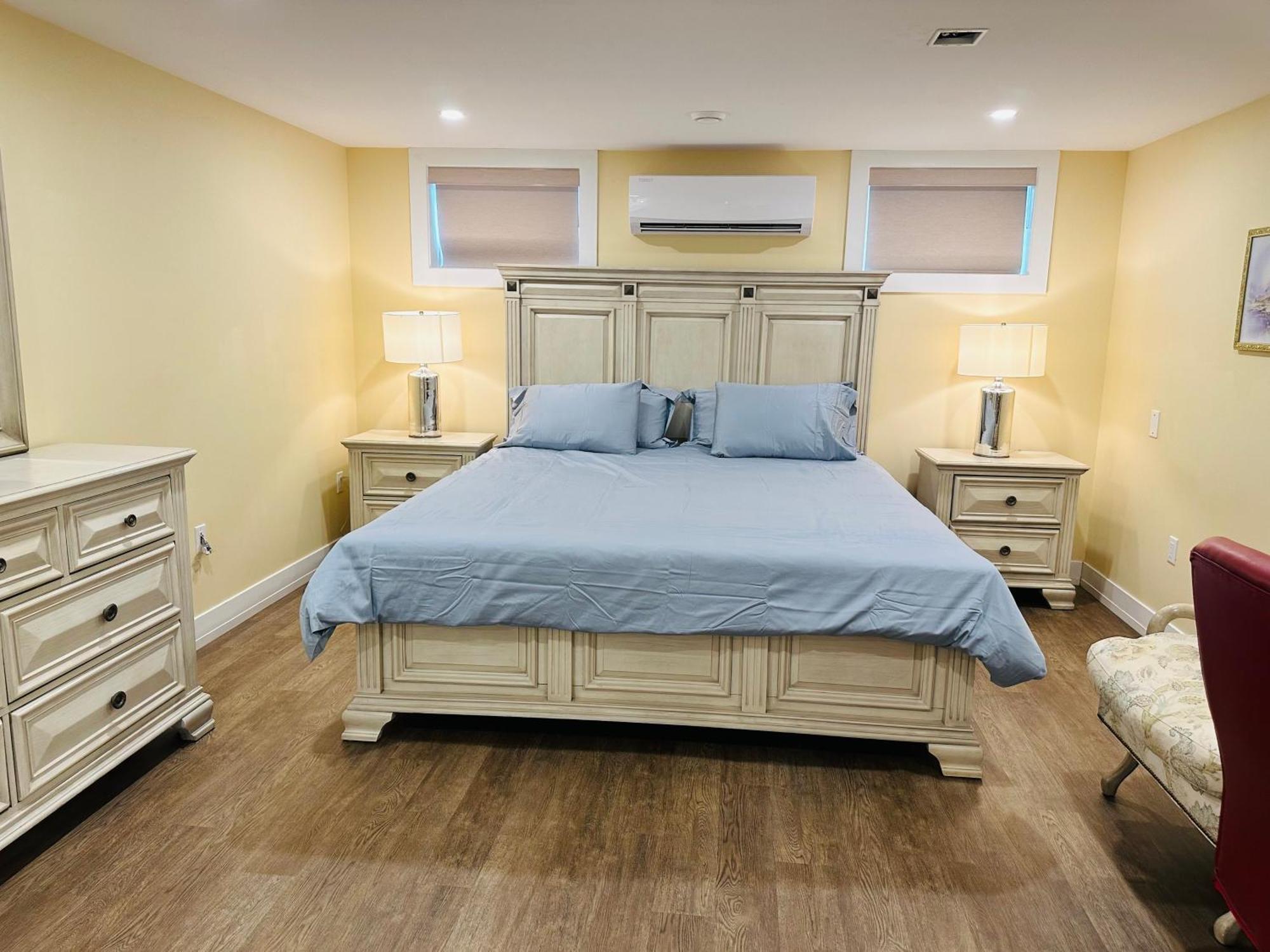 Ferienwohnung Luxurious Basement Retreat Charlottetown Exterior foto