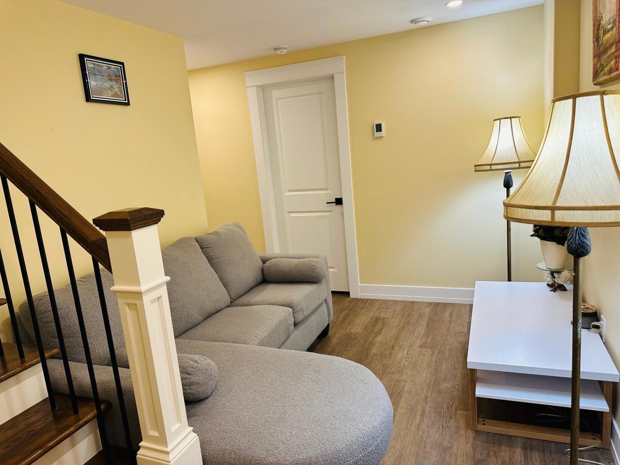 Ferienwohnung Luxurious Basement Retreat Charlottetown Exterior foto