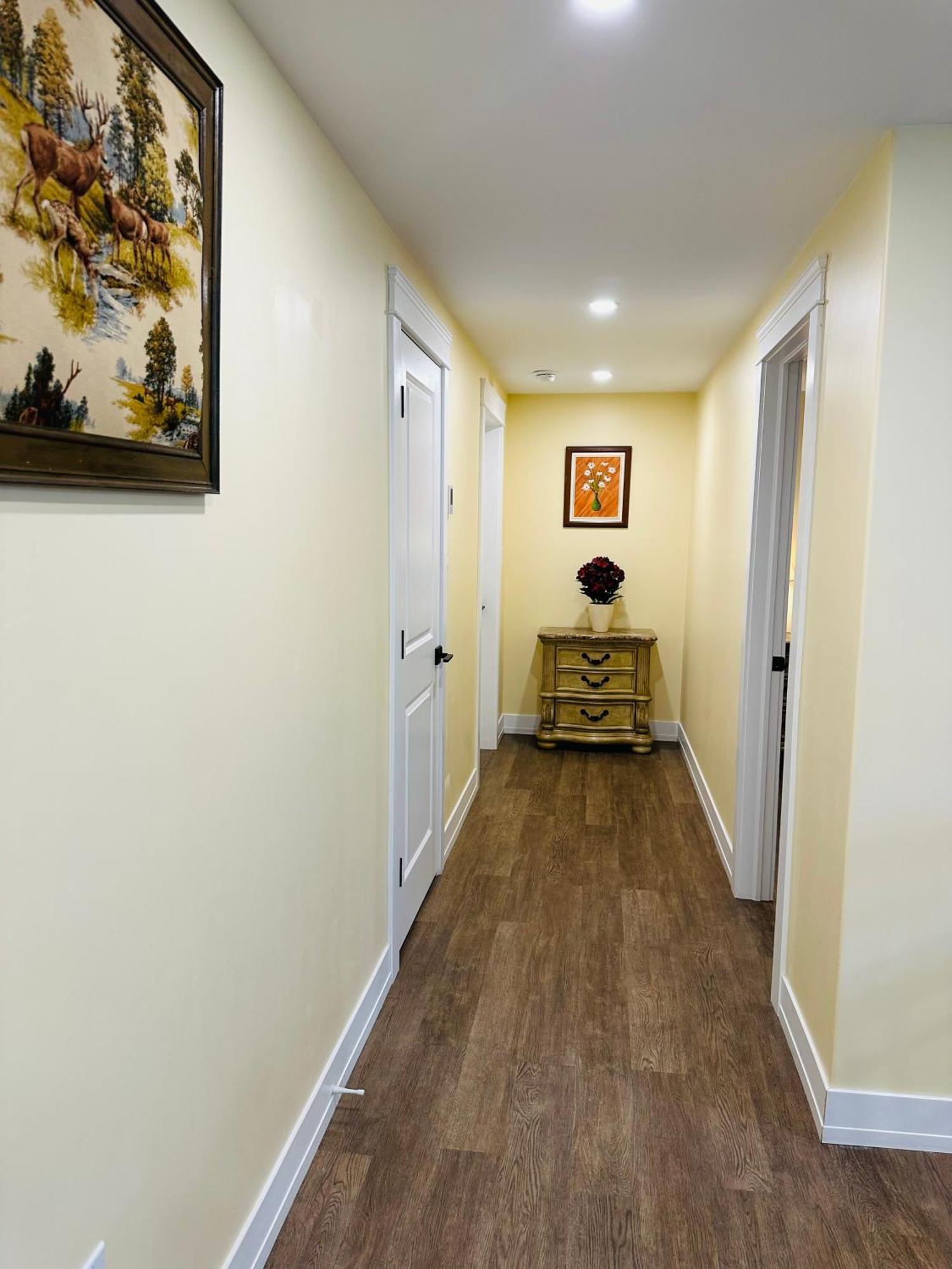 Ferienwohnung Luxurious Basement Retreat Charlottetown Exterior foto
