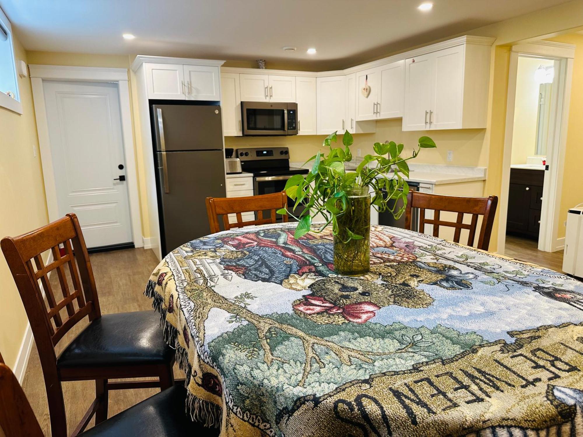 Ferienwohnung Luxurious Basement Retreat Charlottetown Exterior foto