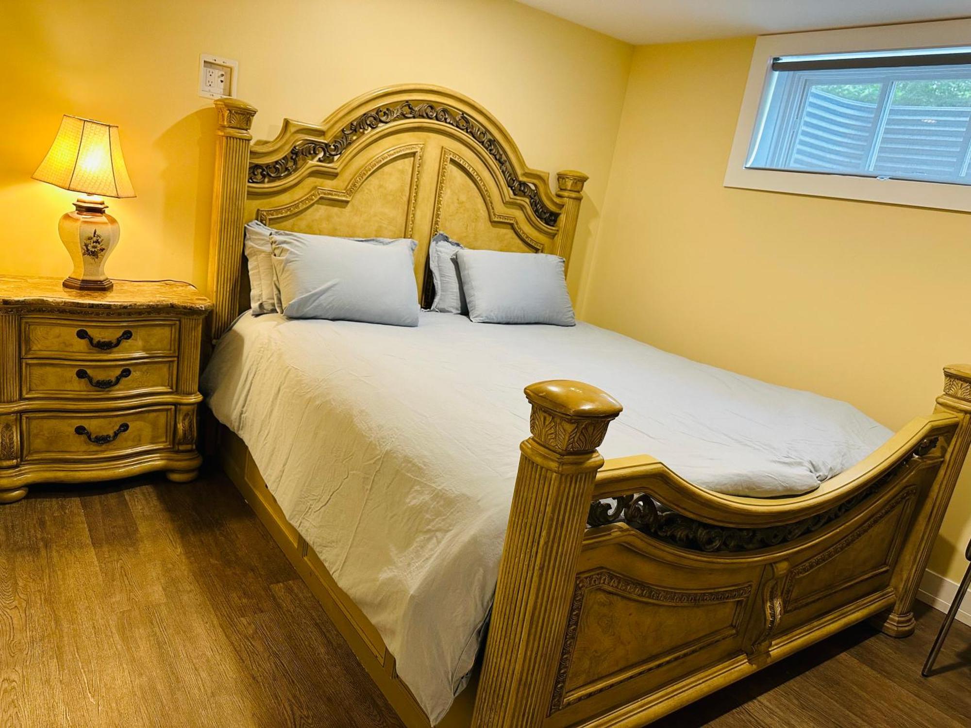Ferienwohnung Luxurious Basement Retreat Charlottetown Exterior foto