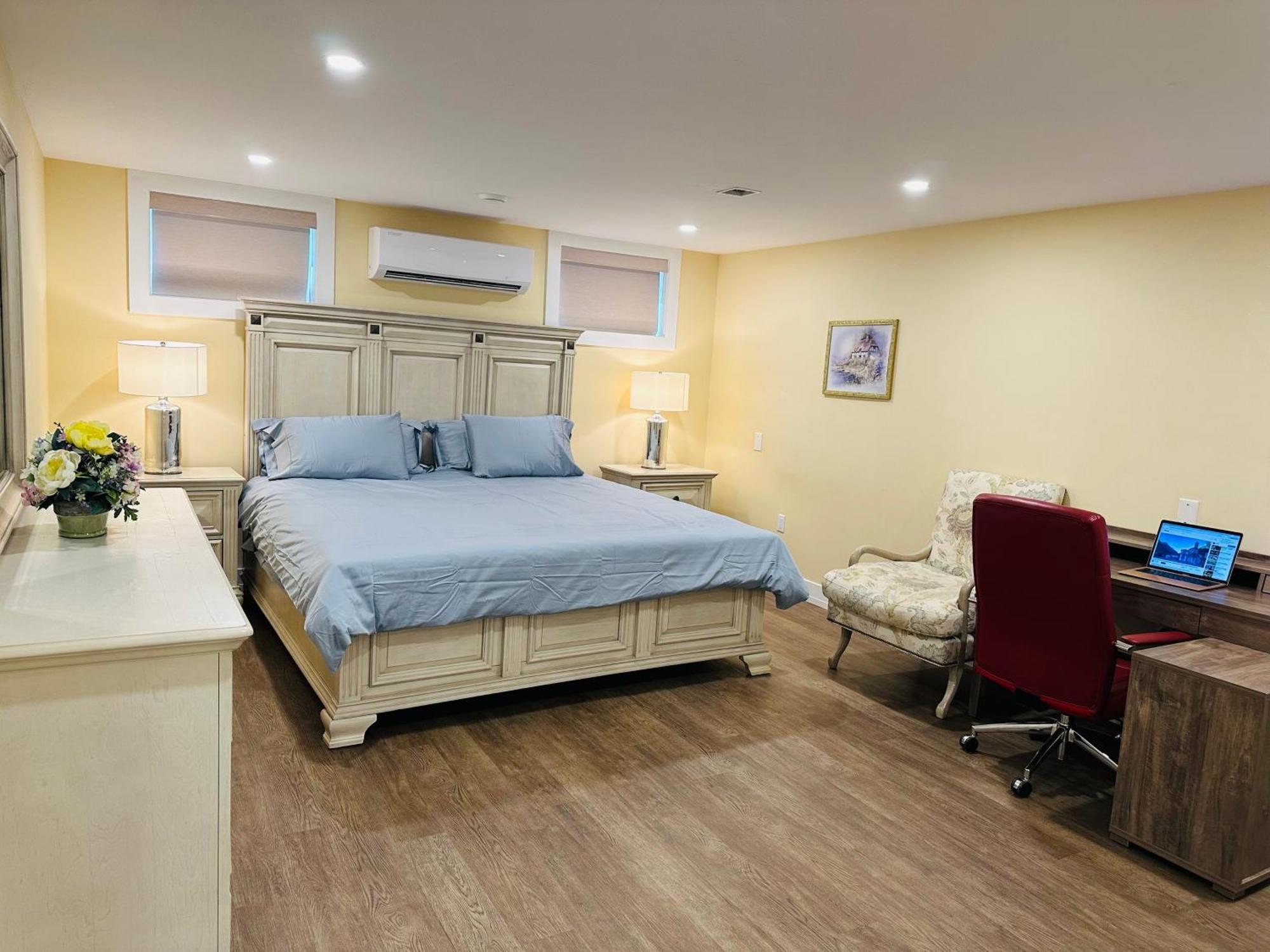 Ferienwohnung Luxurious Basement Retreat Charlottetown Exterior foto