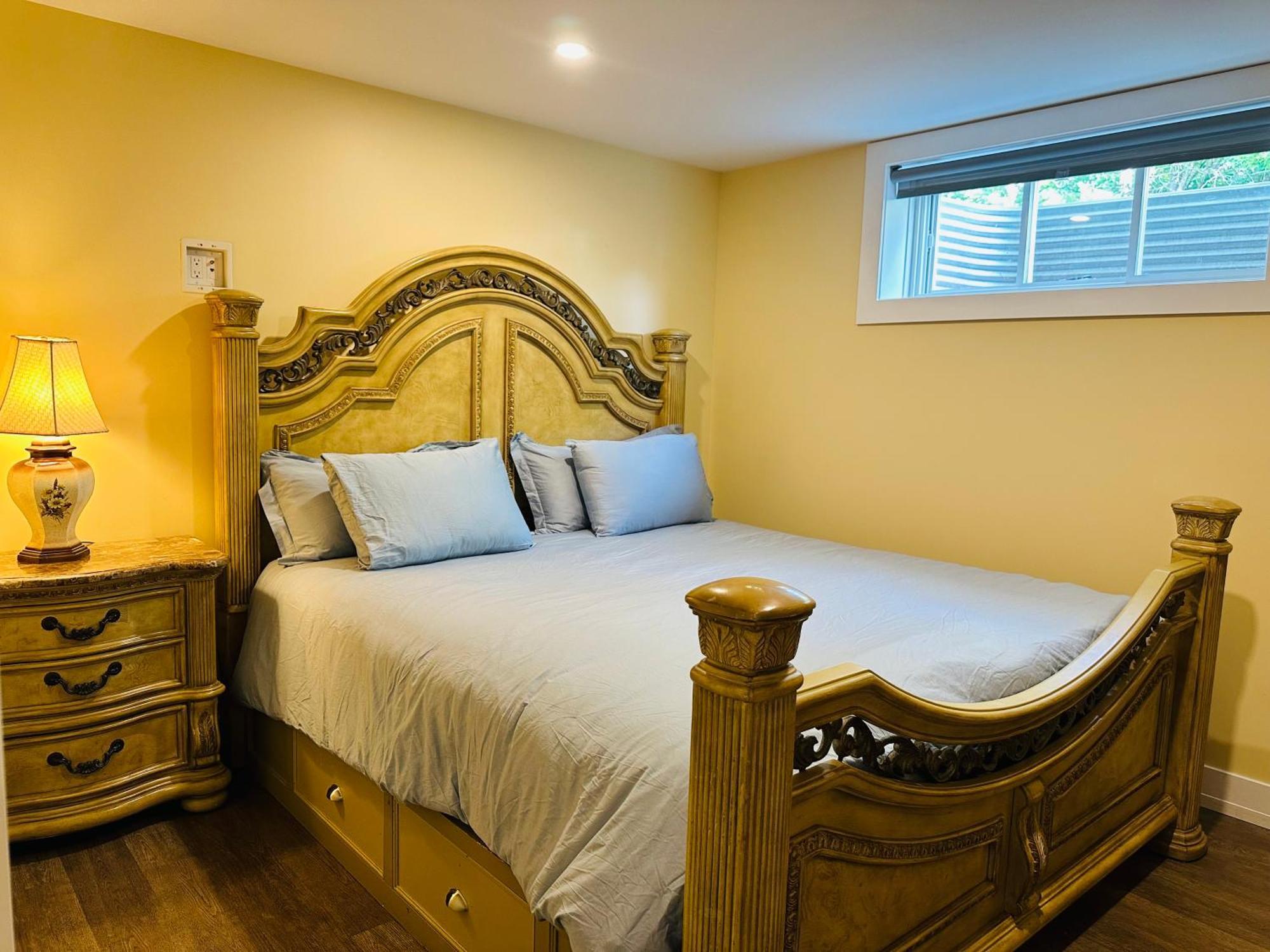 Ferienwohnung Luxurious Basement Retreat Charlottetown Exterior foto